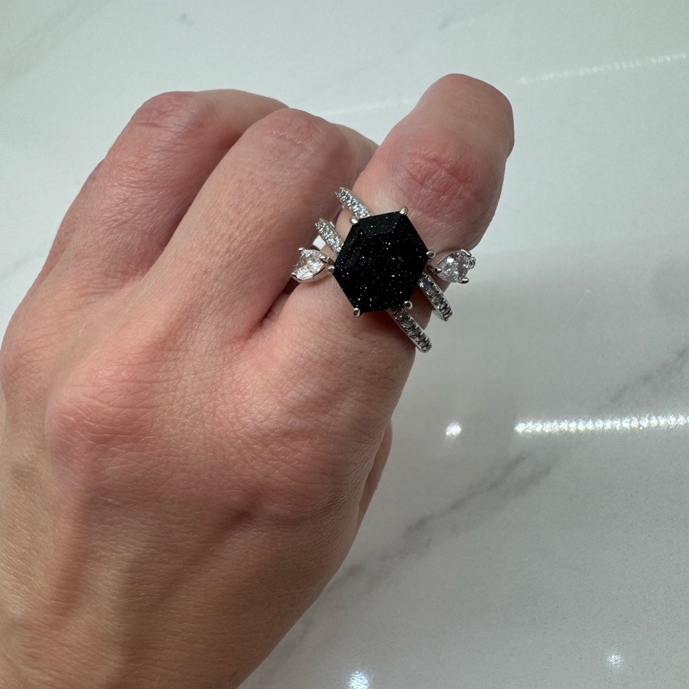 Sophisticated Black and Silver Women's Ring
